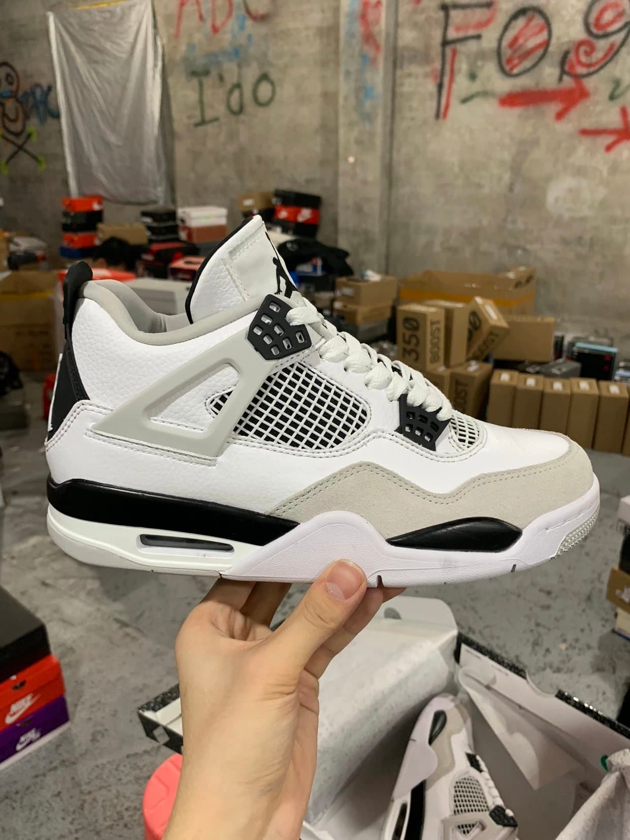 Air Jordan 4 Retro "Military Black" AJ4